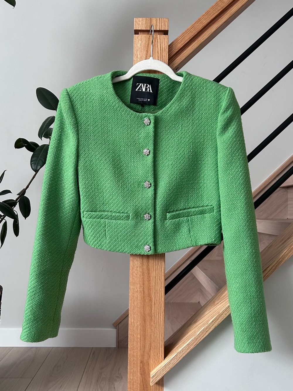 Zara Green Cropped Tweed style Jacket with Decorative Buttons Collarless size M